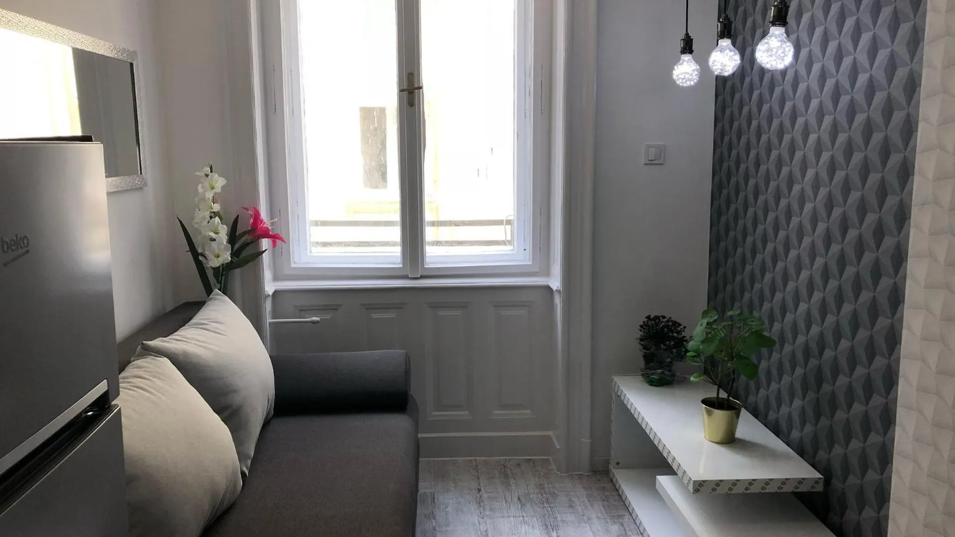 בודפשט Corvin Apartment Near Semmelweis And Heimpal 0*,